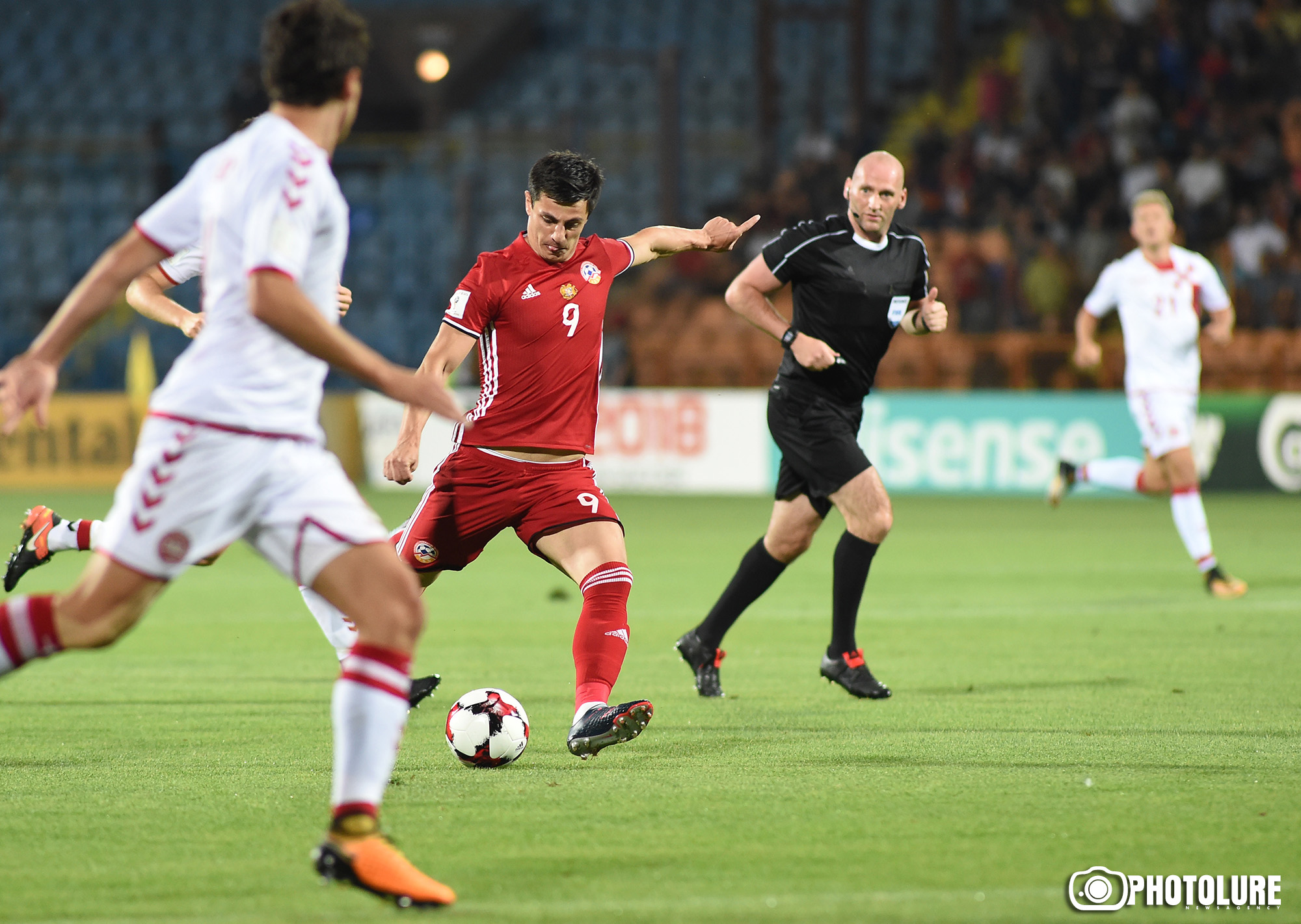 Futbol armenia. Сборная Армении футбол. Футбол Армения сегодня. Армения проиграла. Армения 1 ТВ.